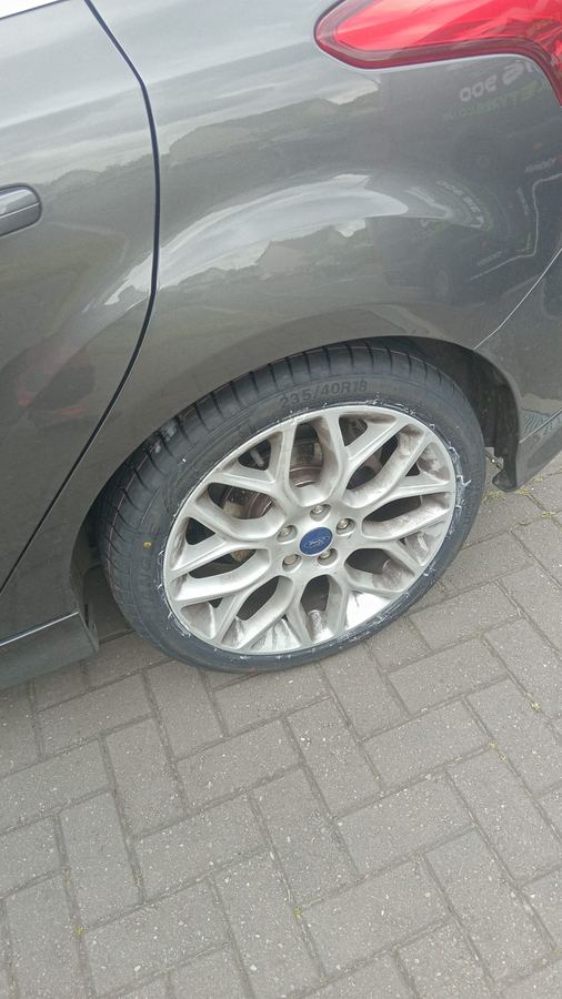 Ford mobile tyre replacement completed by Roadside Tyre Rescue Scotland