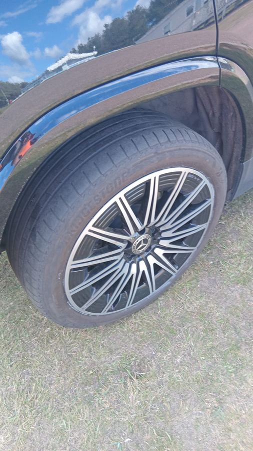Mercedes mobile tyre fitting completed by Roadside Tyre Rescue Scotland